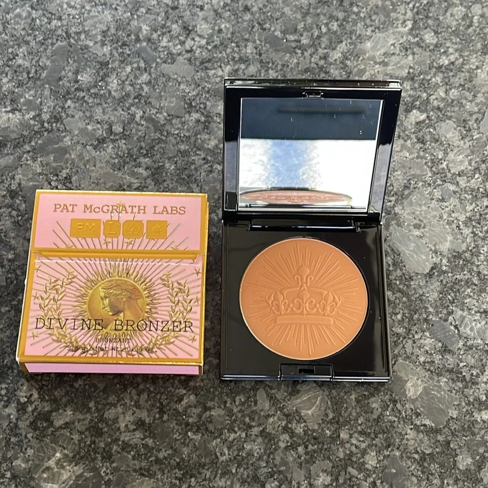 Pat McGrath Labs Skin Fetish: Divine Bronzer Bronze Nirvana a warm tanned bronze